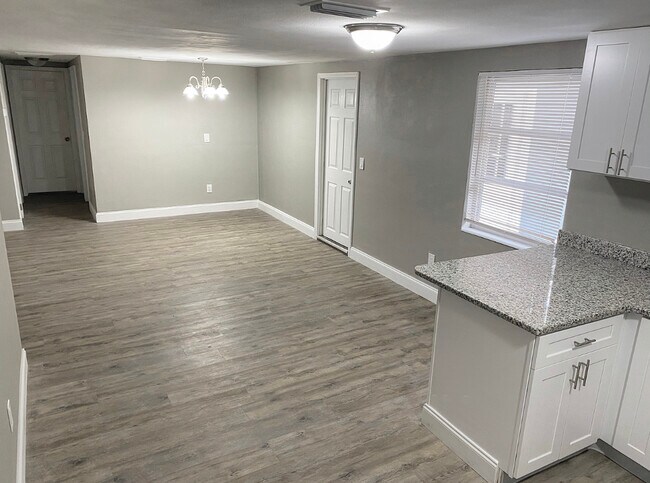 Building Photo - 3538 Bigelow Dr
