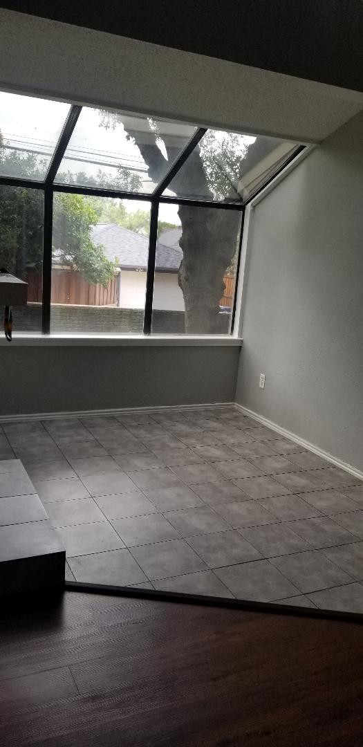 Foto del edificio - 9254 Forest Ln