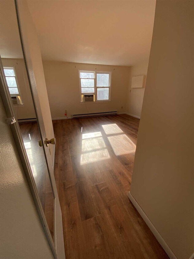 19 GARDEN, Rhinebeck, NY 12572 Room for Rent in Rhinebeck, NY