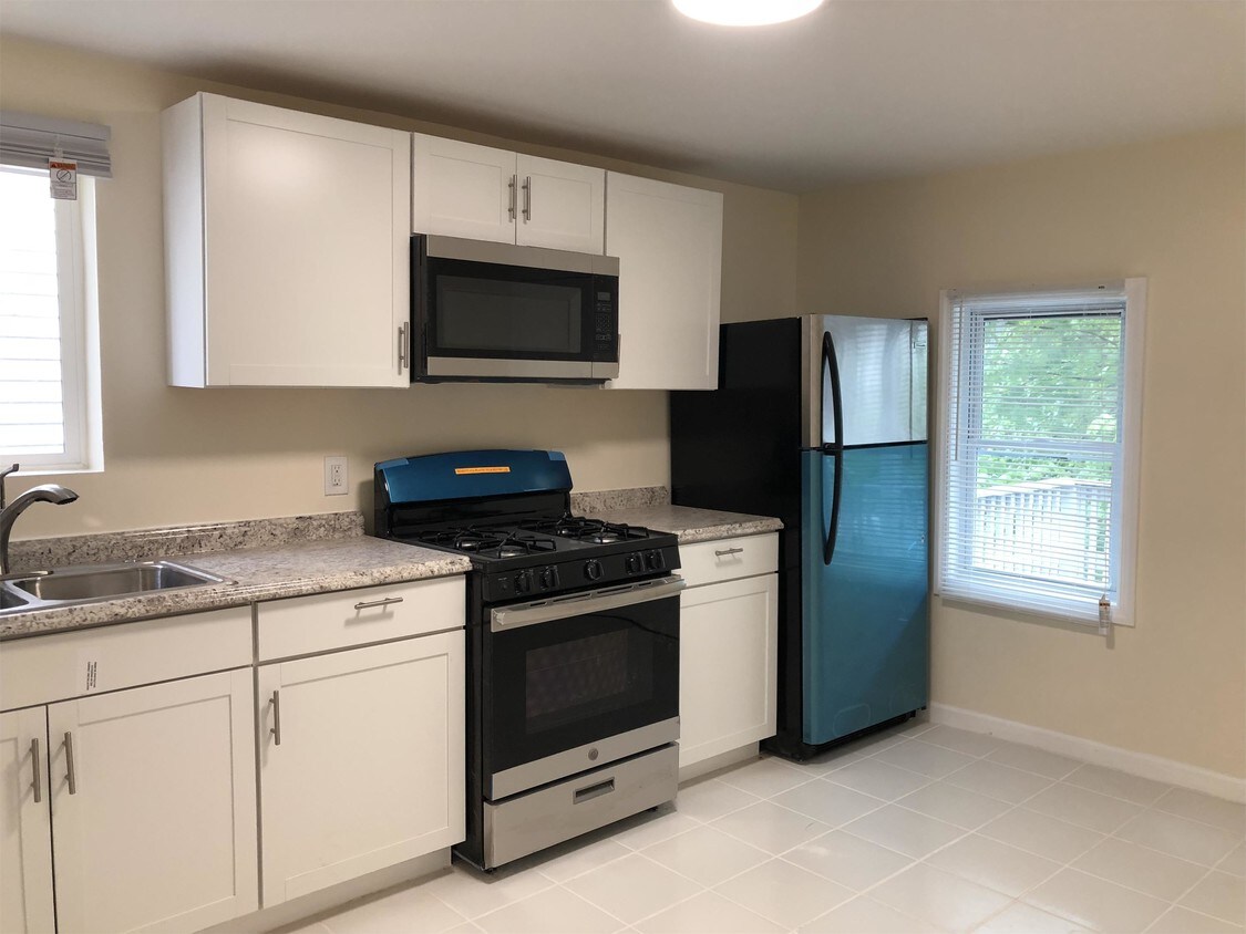 27 Kossuth St, New Haven, CT 06519 Townhome Rentals in New Haven CT