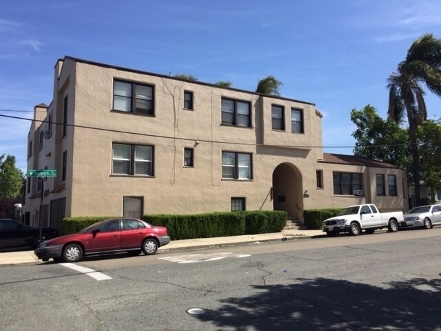 Foto del edificio - 618 W 7th St