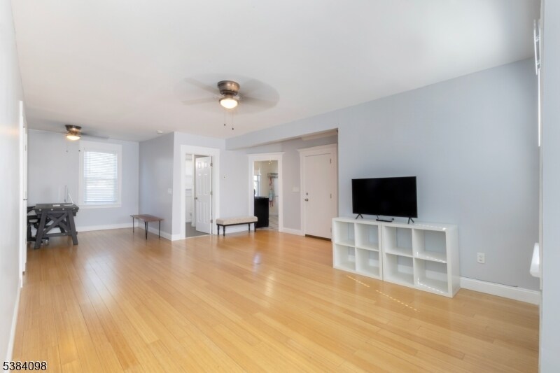 Foto principal - 617 Washington Ave