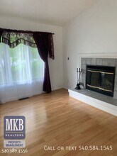 Building Photo - 7847 Forest Edge Dr