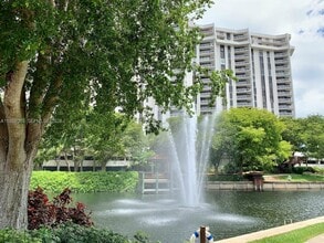 Building Photo - 2000 Towerside Terrace