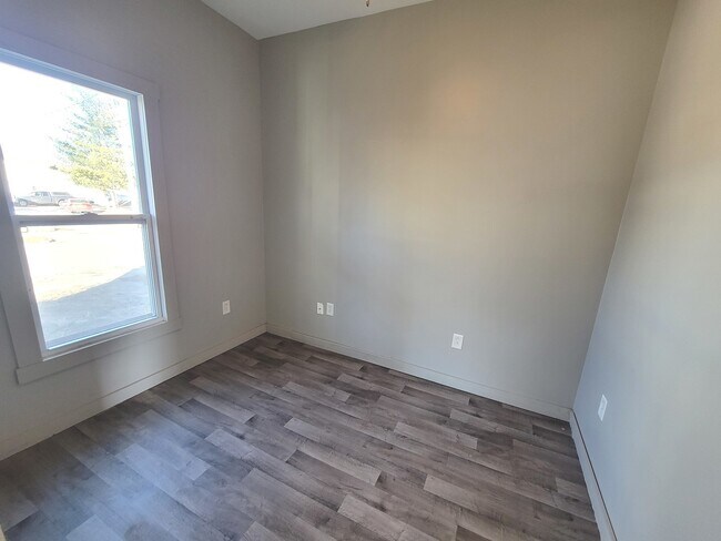 Foto del edificio - 533 Deleon St