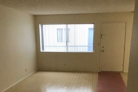 Building Photo - 560 W Dryden St