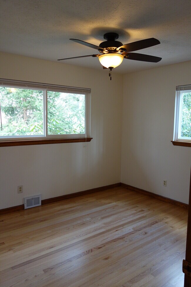 Foto del edificio - 62 Cherry St