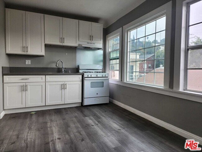 Foto del edificio - 4112 N Griffin Ave