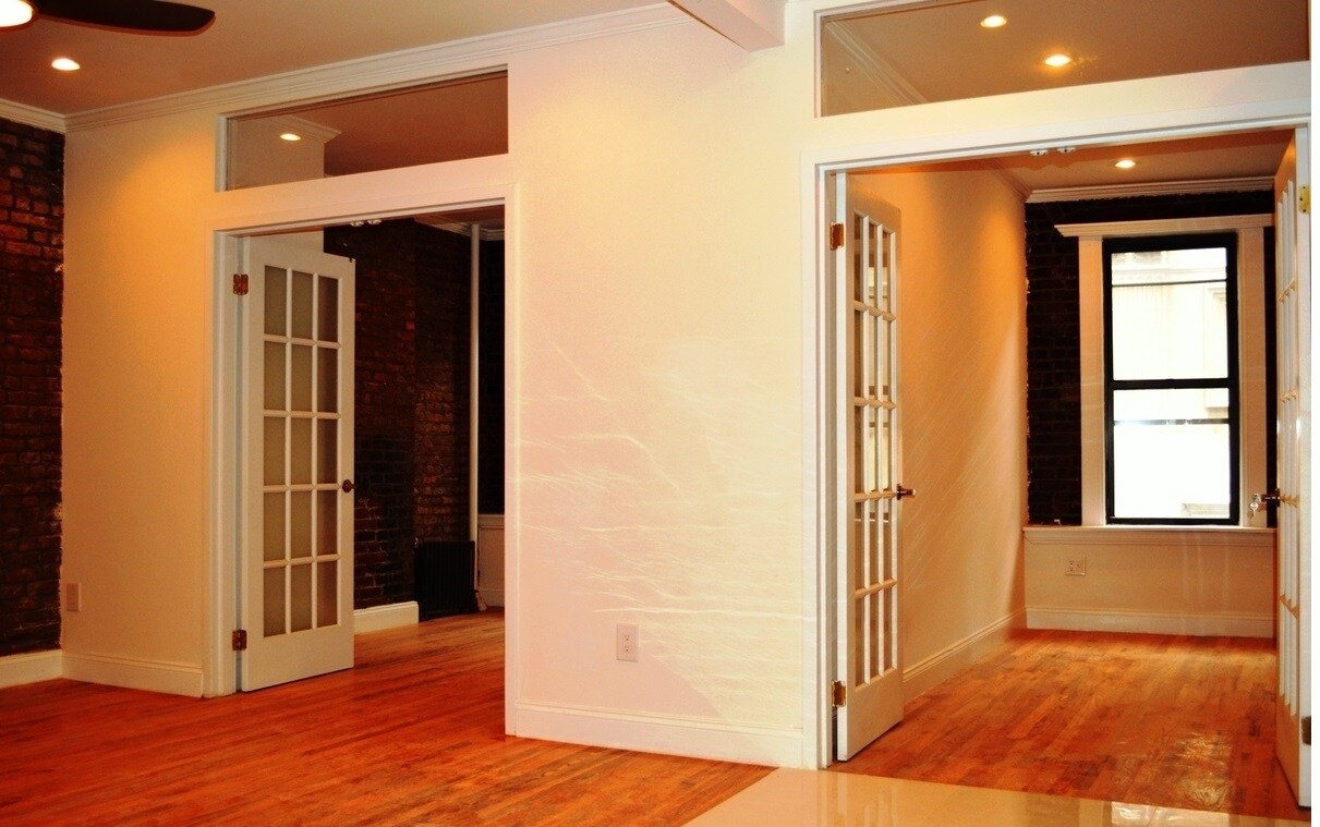 Primary Photo - 168 Mulberry St