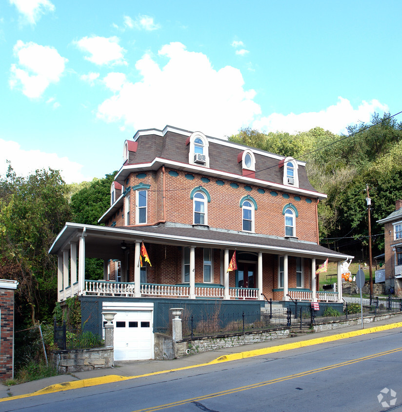 Building Photo - 303 E Main St