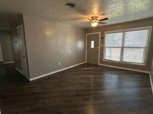 Foto del edificio - 2529 NW 38th Pl