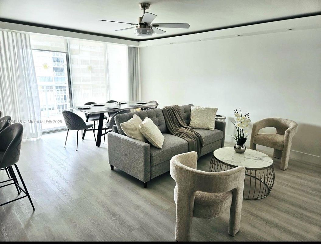 Foto del edificio - 18071 Biscayne Blvd