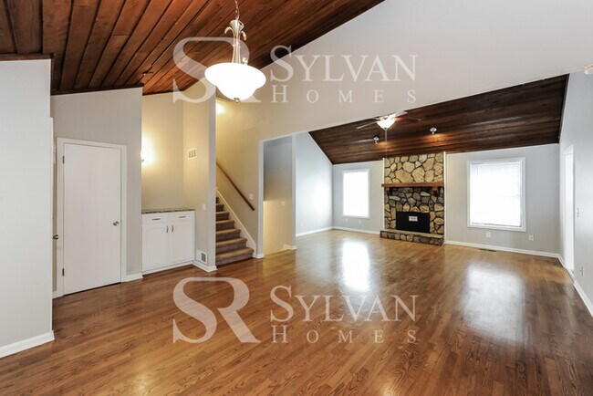 Foto del edificio - This lovely home is ready for your personal touch!