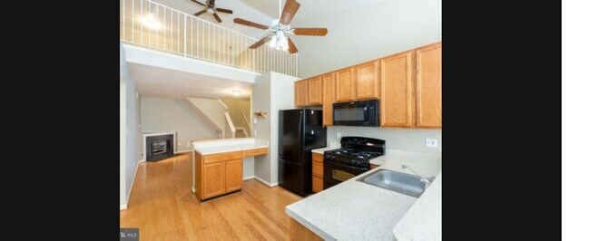 Building Photo - 9215 Azure Ct