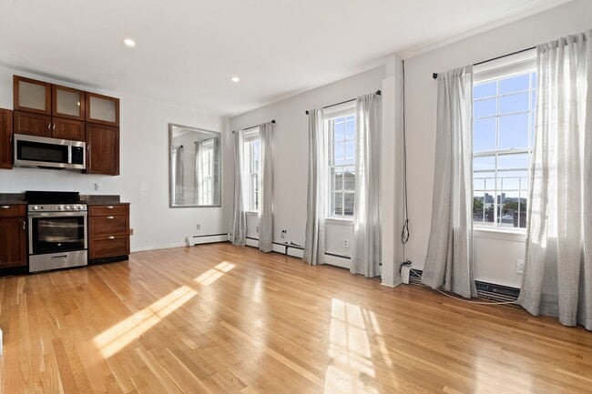 Photo - 64 W Cedar St Apartment