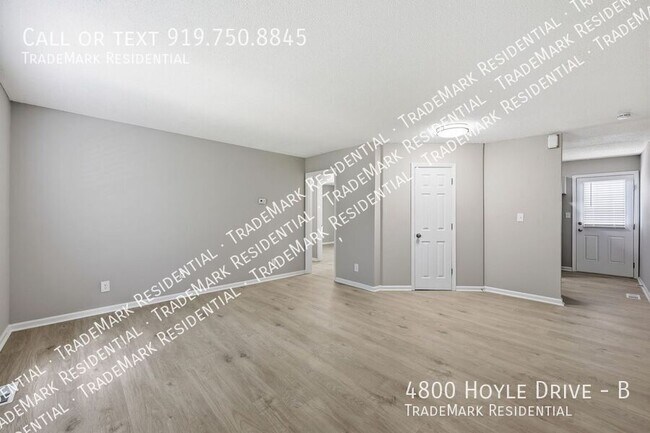 Foto del edificio - 4800 Hoyle Dr