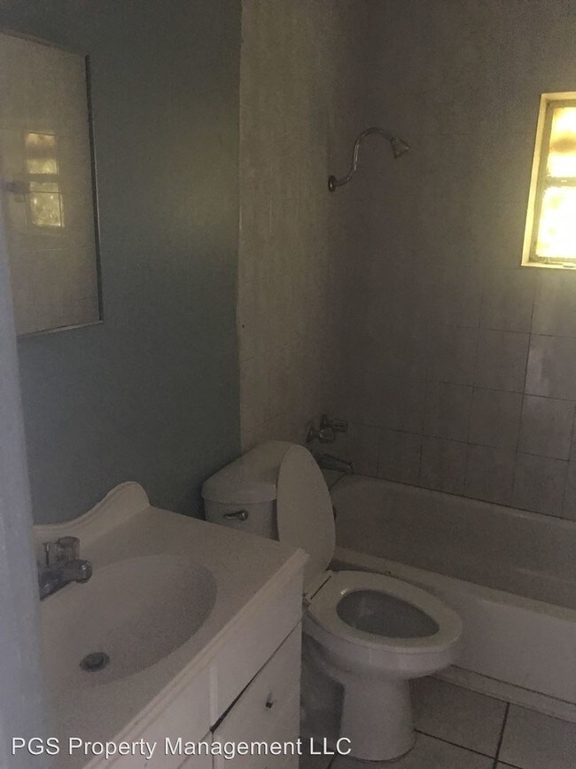 Building Photo - 2 br, 1 bath House - 925 24TH STREET