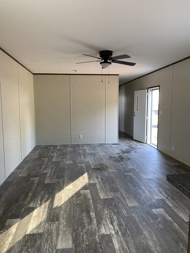 Foto del edificio - 325 Belew St