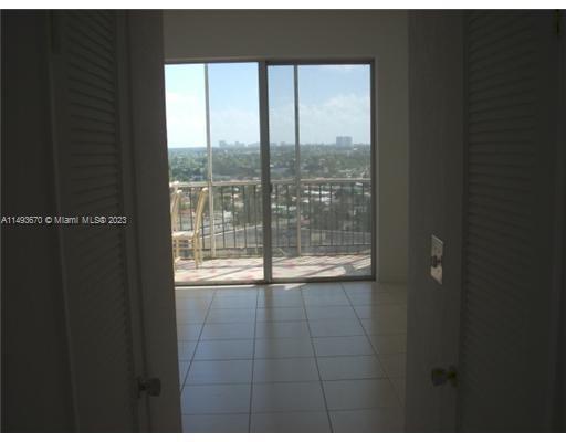 Building Photo - 1351 NE Miami Gardens Dr