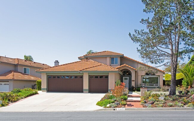 Foto del edificio - Gorgeous 4 Bedroom, 3 bathroom Home with private Pool!