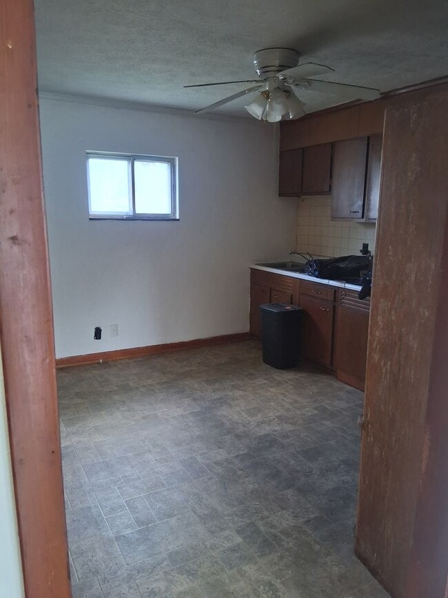 Photo - Maryville 2 bedroom 1 bath apartment, wate...