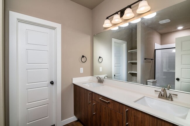 Photo - GORGEOUS 3 BEDROOM DUPLEX LOCATED IN MIDLOTHIAN ISD! Townhome