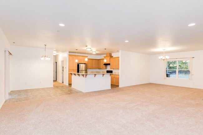 Building Photo - Beautiful 3 Bedroom rambler on a large and peaceful lot!