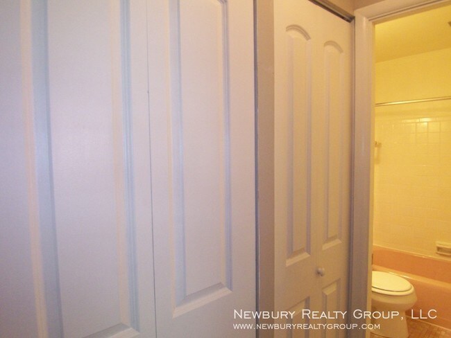 Foto del edificio - Top Floor  1 Bedroom with Balcony