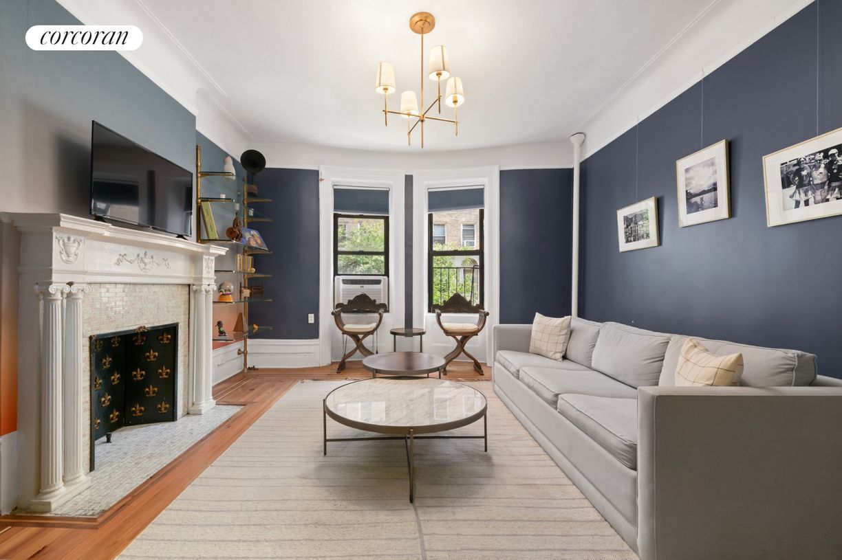 Primary Photo - 242 W 104th St