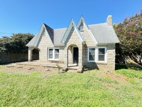 Building Photo - 1427 W A St