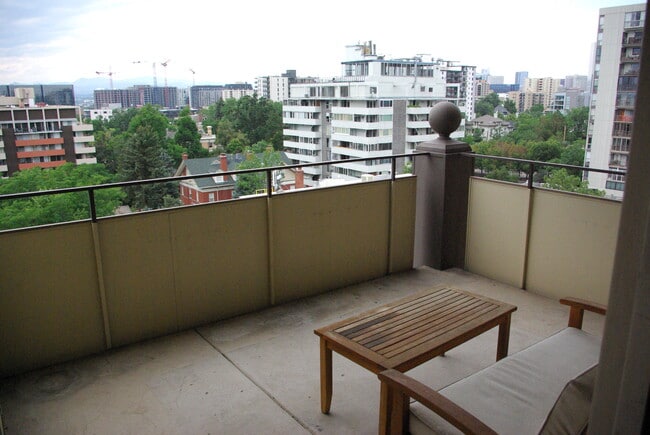 Foto del edificio - 700 N Washington St