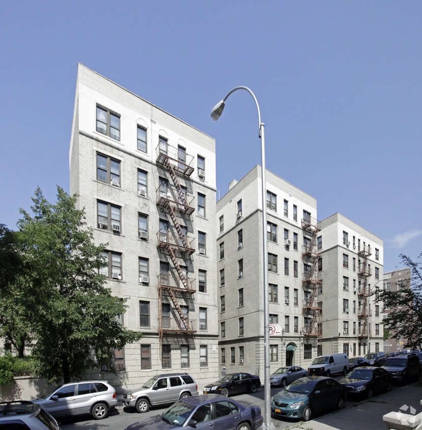 Building Photo - 3191 Rochambeau Ave
