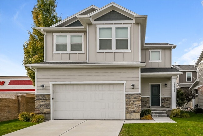 Building Photo - 13368 S Moorfield Dr