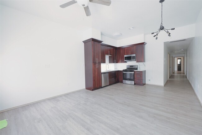 Building Photo - 113 Bolden St