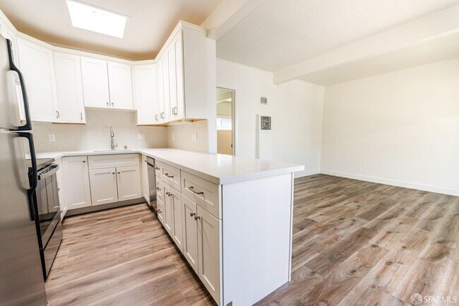 Foto del edificio - 1841 Union St