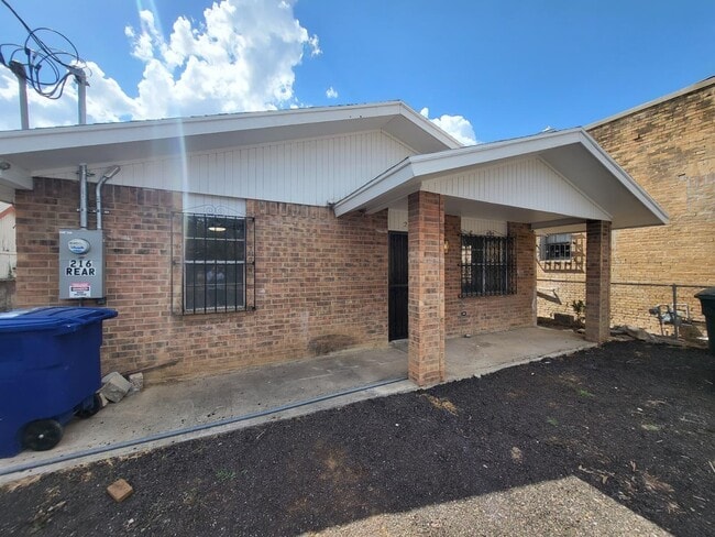 Foto del edificio - 216 N Meadow Ave