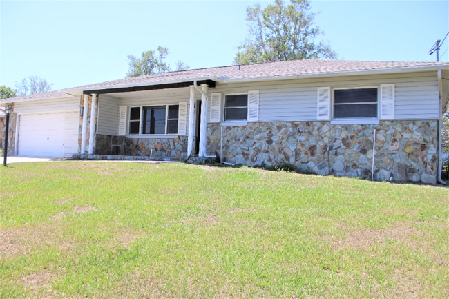 Building Photo - 208 S Lucille St
