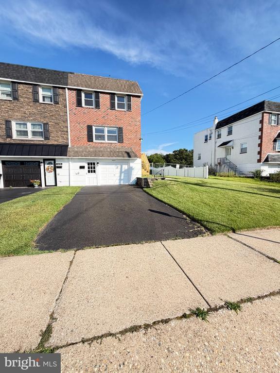 Foto del edificio - 1612 Tremont Ave
