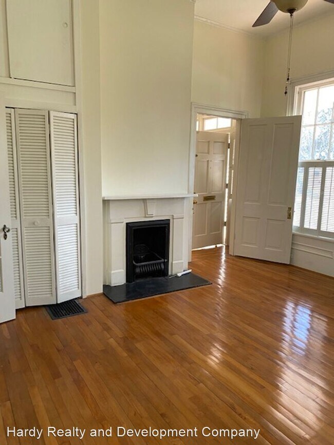 Building Photo - 3 br, 2.5 bath House - 317 E 4th Street