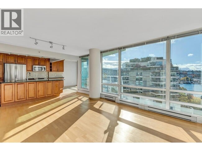 Building Photo - 1500 Hornby St