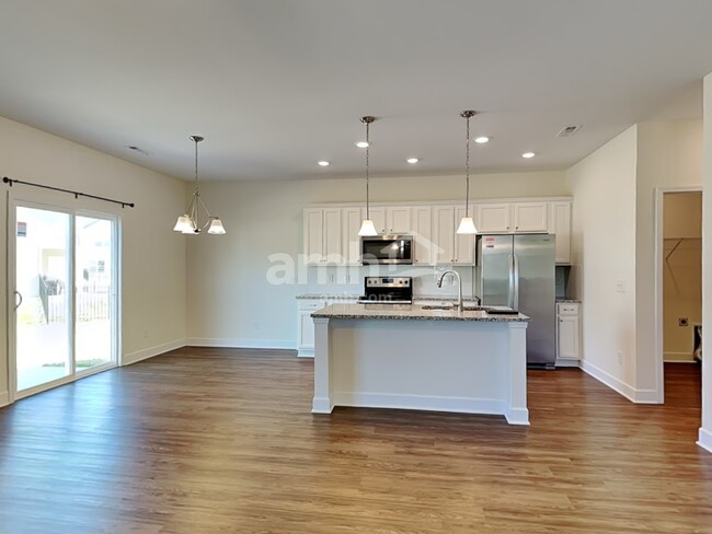 Building Photo - 601 Drema Ct