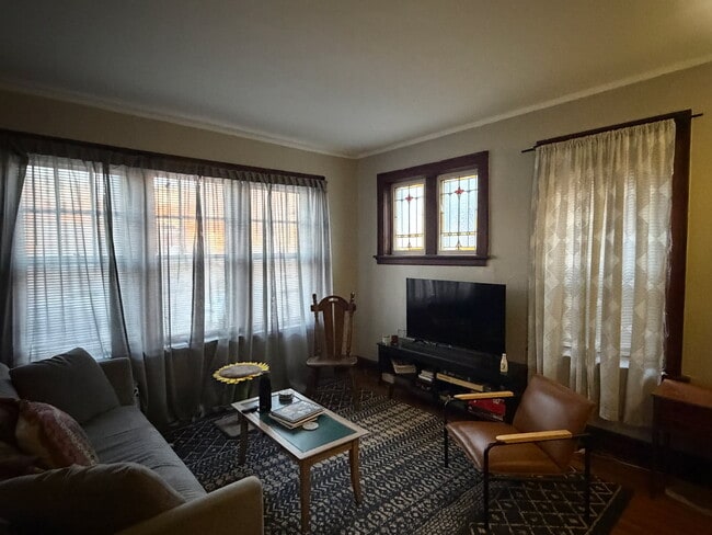 Building Photo - 2516 Bellevue Ave