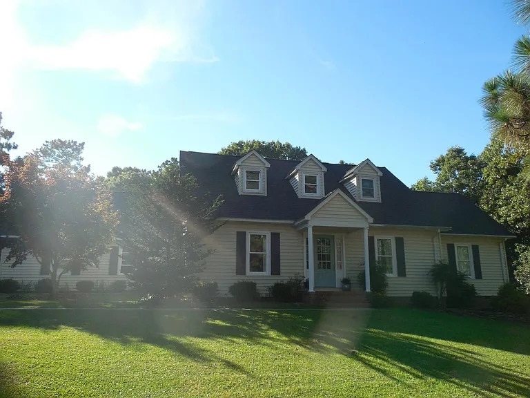 Primary Photo - 520 Edinboro Dr