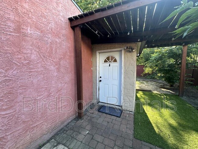Building Photo - 1810 Ashland Avenue - Cottage