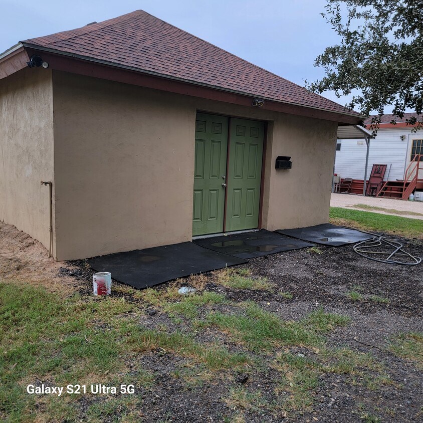 Primary Photo - 2311 E Ramseyer Rd
