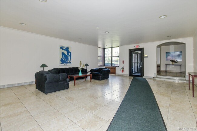 Foto del edificio - 150 S Middle Neck Rd