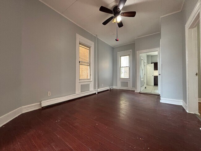 Building Photo - 144 E Jersey St