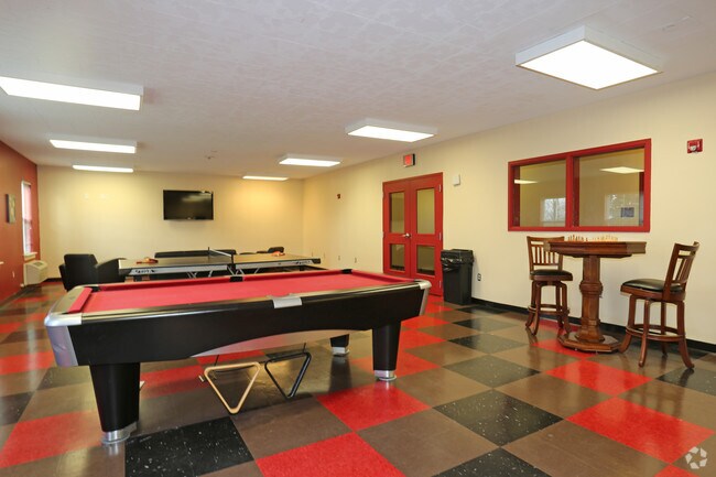 Sala de juegos - College Suites at Cortland