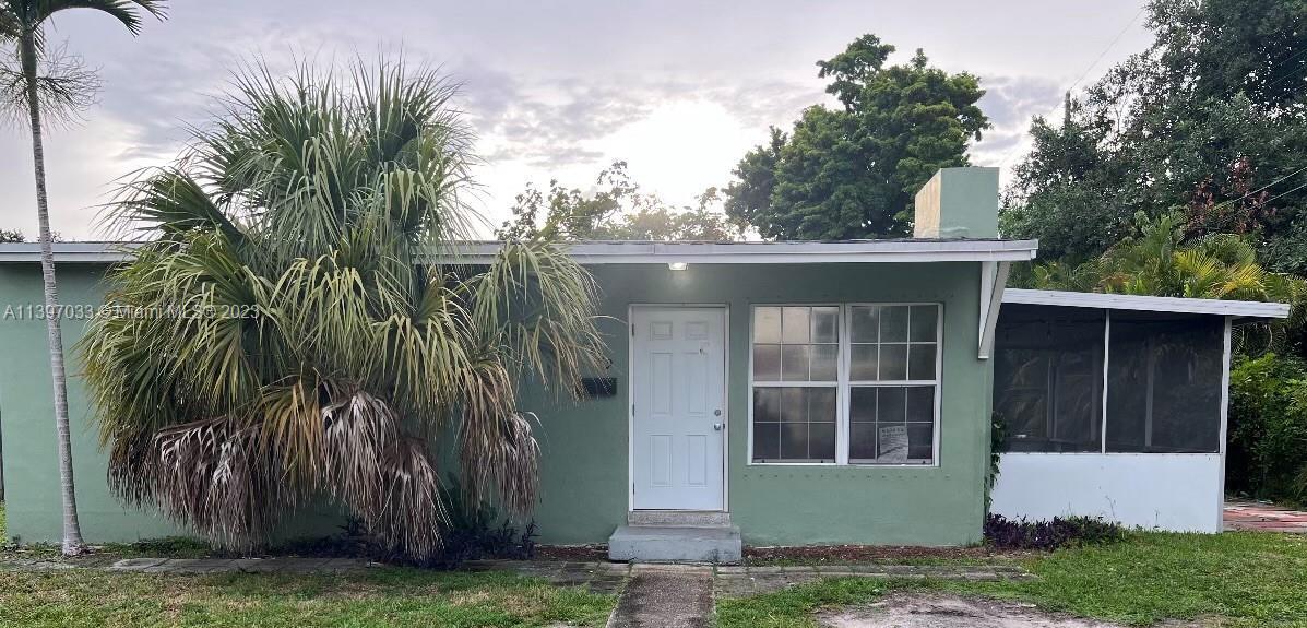 Primary Photo - 2209 SW 3rd Ave