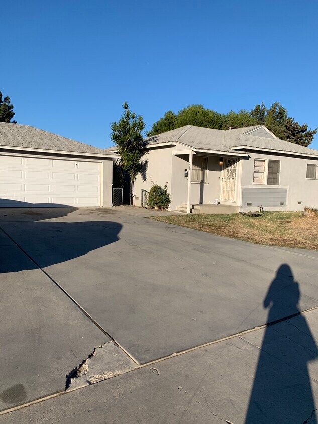 Primary Photo - 16654 California Ave